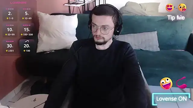 Snapshot of davidfrenchlove chatting on 01.15.26 davidfrenchlove online show from 01.15.26