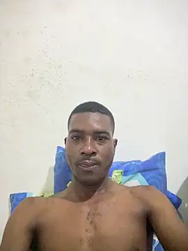 Snapshot of guy_jhotter chatting on 05.06.26 guy jhotter online show from 05.06.26