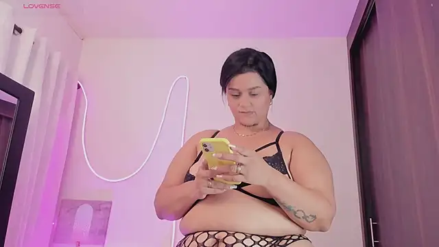 Snapshot of athenaking chatting on 02.05.26 athenaking online show from 02.05.26