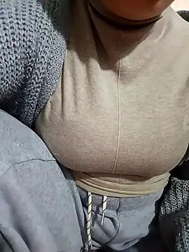 Snapshot of Tulip_Giang chatting on 01.07.26 Tulip Giang online show from 01.07.26