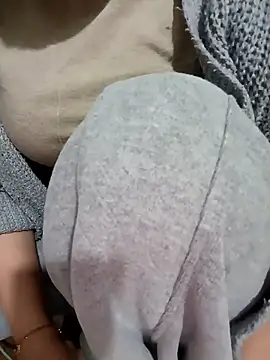 Snapshot of Tulip_Giang chatting on 01.08.26 Tulip Giang online show from 01.08.26