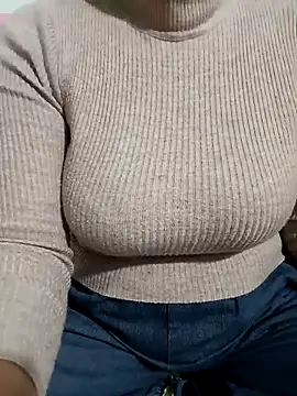 Snapshot of Tulip_Giang chatting on 01.12.26 Tulip Giang online show from 01.12.26