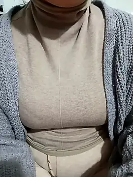 Snapshot of Tulip_Giang chatting on 01.13.26 Tulip Giang online show from 01.13.26