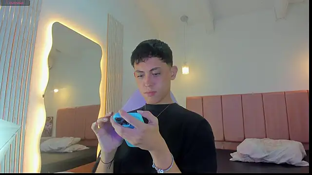 Iamcami  online show from 02.04.26