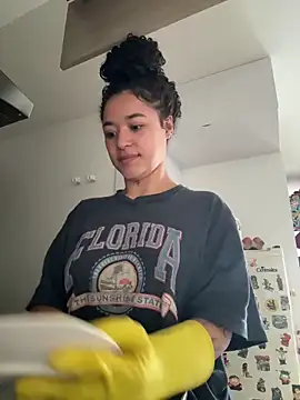 crystal dlun online show from 04.19.26