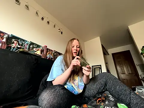 Snapshot of prettygirltracy_12 chatting on 01.11.26 prettygirltracy 12 online show from 01.11.26