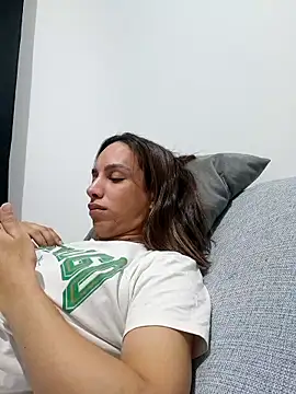 Snapshot of ofjuliaa chatting on 04.25.26 ofjuliaa online show from 04.25.26