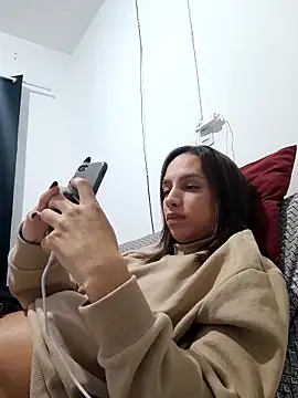 Snapshot of ofjuliaa chatting on 05.24.26 ofjuliaa online show from 05.24.26