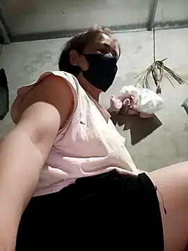 Snapshot of Lyna_sexy24 chatting on 02.27.26 Lyna sexy24 online show from 02.27.26