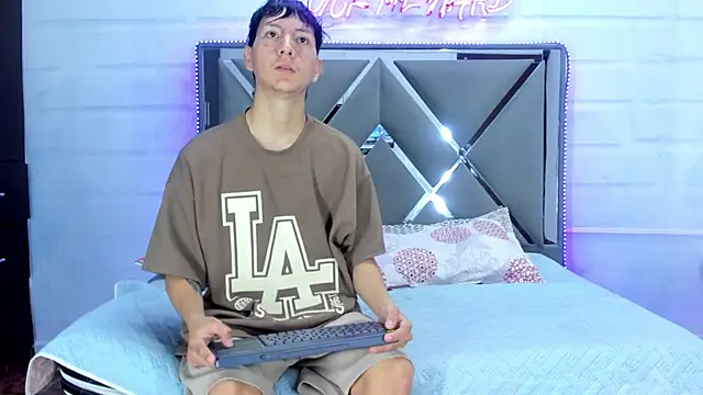 BunnyLove  online show from 01.13.26