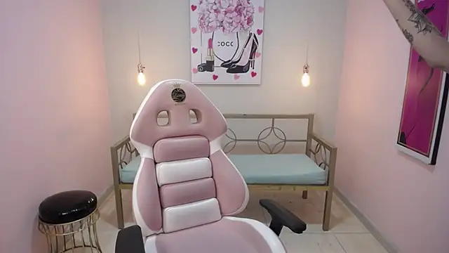 Snapshot of Adri_gomez_x chatting on 02.20.26 Adri gomez x online show from 02.20.26