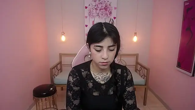 Snapshot of Adri_gomez_x chatting on 02.21.26 Adri gomez x online show from 02.21.26