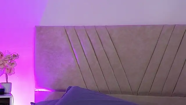 DulceRouss  online show from 03.26.26