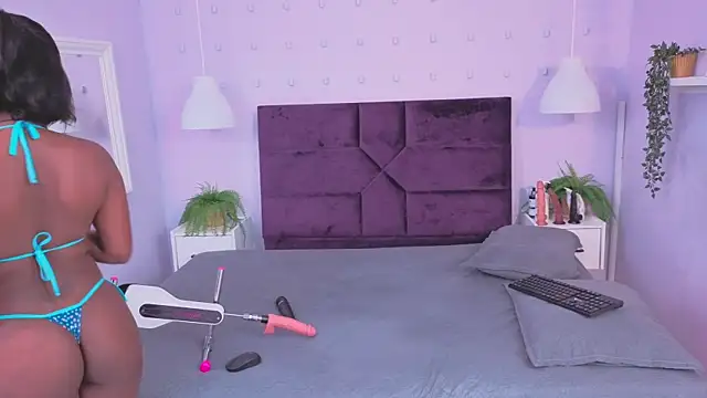 Yasminbrattz online show from 04.06.26