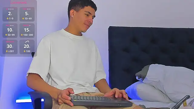 Marcus Moreno online show from 01.12.26