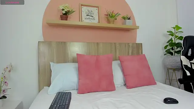 Snapshot of charlote_smit_ chatting on 01.10.26 charlote smit online show from 01.10.26