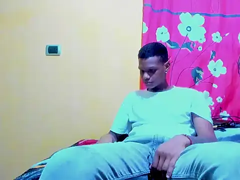 Snapshot of aunstin_mohamme chatting on 02.27.26 aunstin mohamme online show from 02.27.26