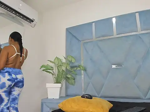 Snapshot of sweetdesireasm chatting on 01.18.26 sweetdesireasm online show from 01.18.26