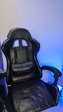 Snapshot of Girl_kataleya10 chatting on 02.25.26 Girl kataleya10 online show from 02.25.26