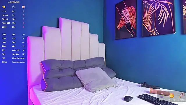 Nicki Ripperton online show from 04.05.26