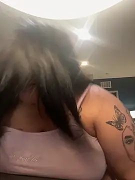 Snapshot of Titslightskin chatting on 01.14.26 Titslightskin online show from 01.14.26