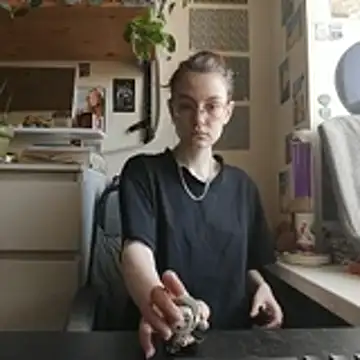 Shy Bamby online show from 04.11.26