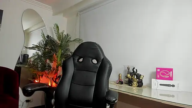 VictoriaPaker online show from 01.18.26