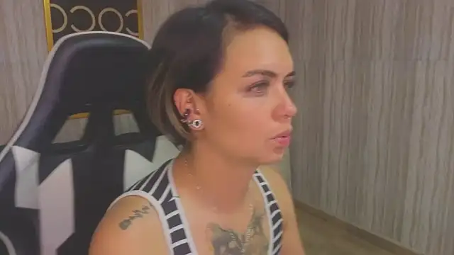 Snapshot of zarcasutra_t chatting on 02.02.26 zarcasutra t online show from 02.02.26