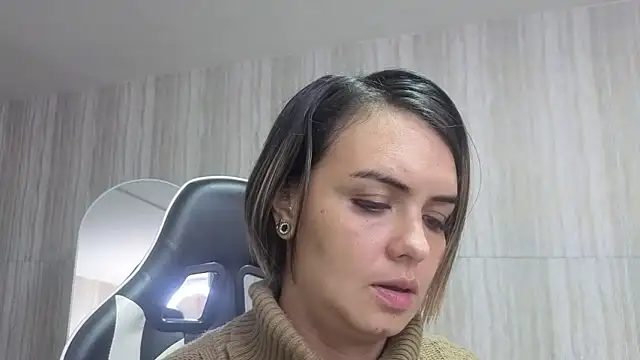 Snapshot of zarcasutra_t chatting on 02.12.26 zarcasutra t online show from 02.12.26