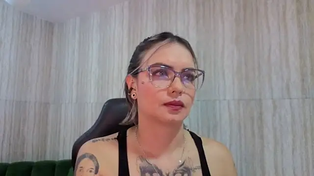 Snapshot of zarcasutra_t chatting on 04.25.26 zarcasutra t online show from 04.25.26