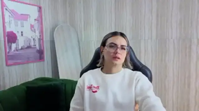 Snapshot of zarcasutra_t chatting on 05.01.26 zarcasutra t online show from 05.01.26