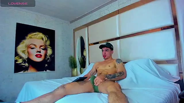 Big valentinhunk7 online show from 01.11.26