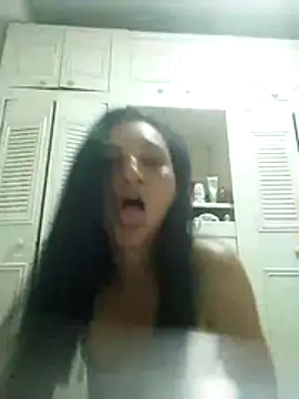 Snapshot of mariana_santacoloma chatting on 05.25.26 mariana santacoloma online show from 05.25.26
