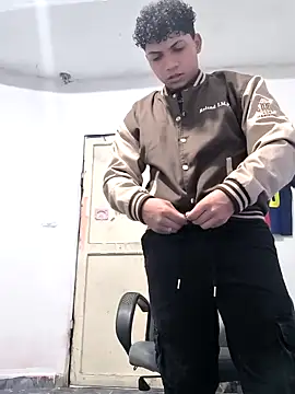 Snapshot of VersedChip chatting on 02.04.26 VersedChip online show from 02.04.26