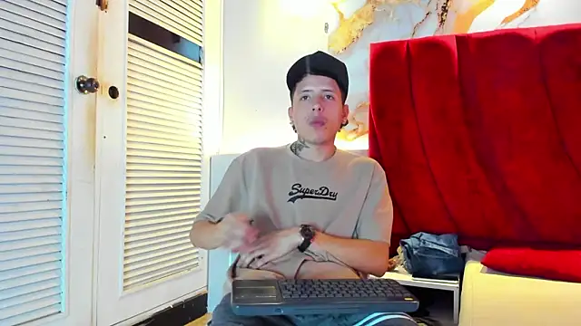 ESTEBAN 2102 online show from 01.13.26