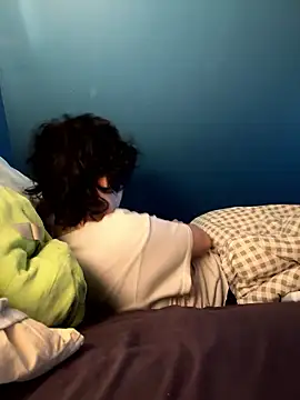 quwuinnie333 online show from 01.14.26