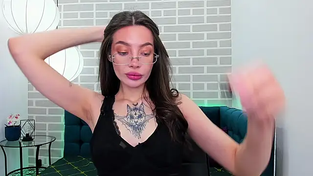Snapshot of IvyDainty chatting on 05.27.26 IvyDainty online show from 05.27.26