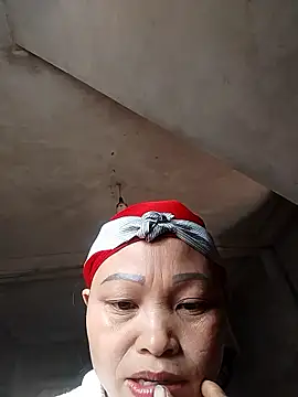 Snapshot of miray- chatting on 01.13.26 miray- online show from 01.13.26