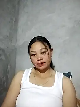 Snapshot of miray- chatting on 04.25.26 miray- online show from 04.25.26