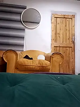 Snapshot of Winterslender chatting on 03.19.26 Winterslender online show from 03.19.26