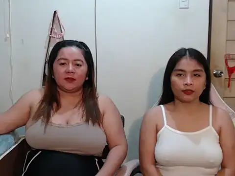 Snapshot of Seductive_Two0205 chatting on 01.12.26 Seductive Two0205 online show from 01.12.26