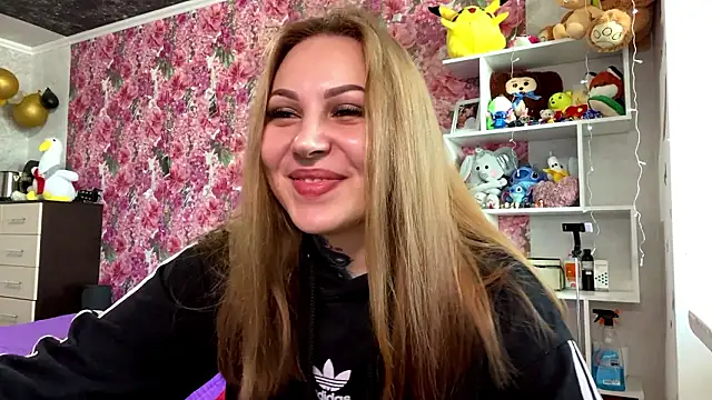 Snapshot of TraciBallena chatting on 02.02.26 TraciBallena online show from 02.02.26