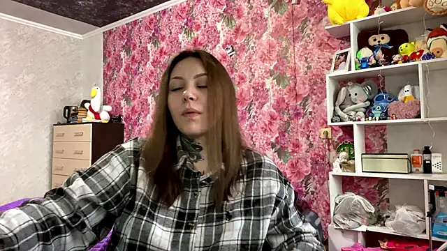 Snapshot of TraciBallena chatting on 02.19.26 TraciBallena online show from 02.19.26