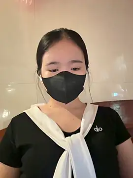 Gwen879 online show from 04.27.26