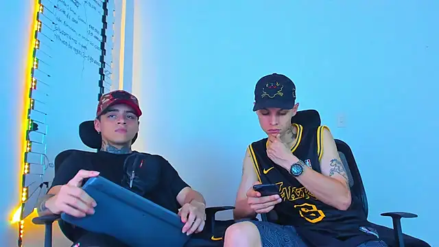 Snapshot of Thomas-Wil chatting on 02.06.26 Thomas-Wil online show from 02.06.26