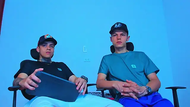 Snapshot of Thomas-Wil chatting on 03.20.26 Thomas-Wil online show from 03.20.26