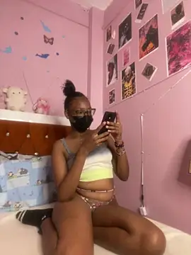 Snapshot of thakhiii3 chatting on 03.18.26 thakhiii3 online show from 03.18.26