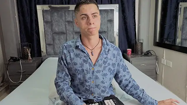 LeoMonnroe online show from 02.11.26