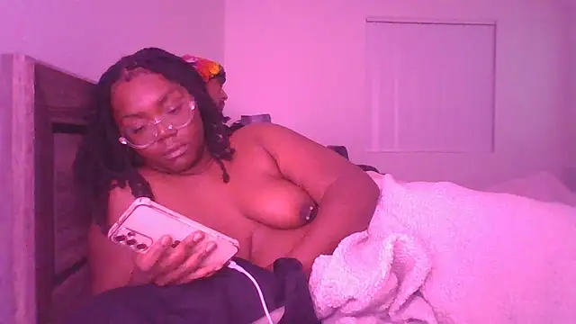 Snapshot of Kokohayes chatting on 02.22.26 Kokohayes online show from 02.22.26