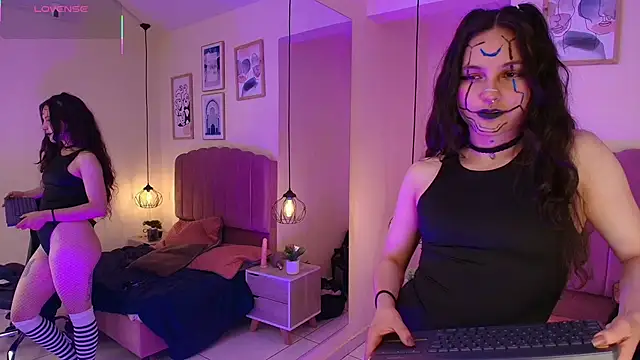 Snapshot of Hanabie_ chatting on 01.14.26 Hanabie online show from 01.14.26